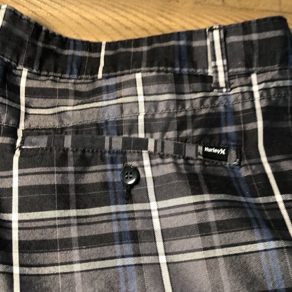 Hurley 4 pocket Shorts 🩳 in Blue and Gray Plaid. - Picture 12 of 17